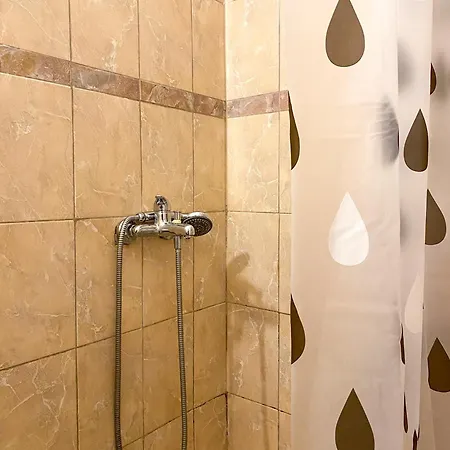 μικρό 20μ από την κεντρική πλατεία