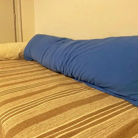 μικρό 20μ από την κεντρική πλατεία דירה