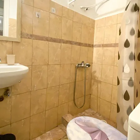 Apartamento μικρό 20μ από την κεντρική πλατεία *